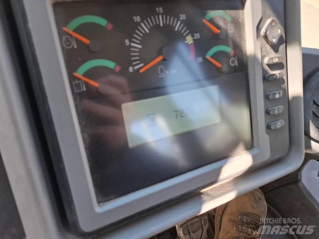 CAT 966K Iekrāvēji uz riteņiem