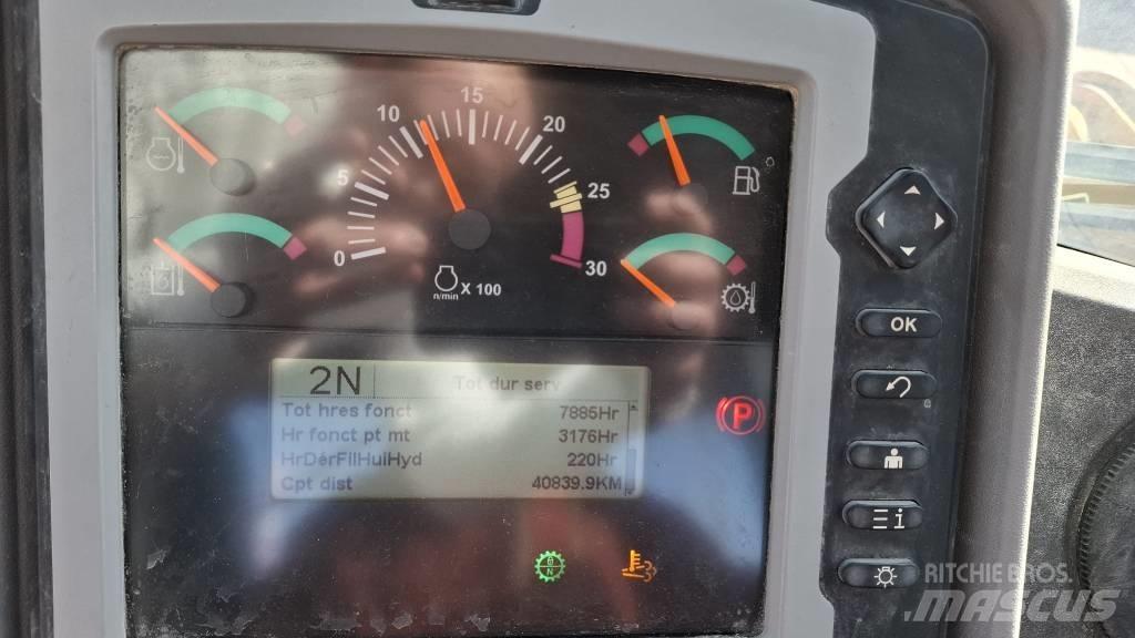 CAT 966K Iekrāvēji uz riteņiem