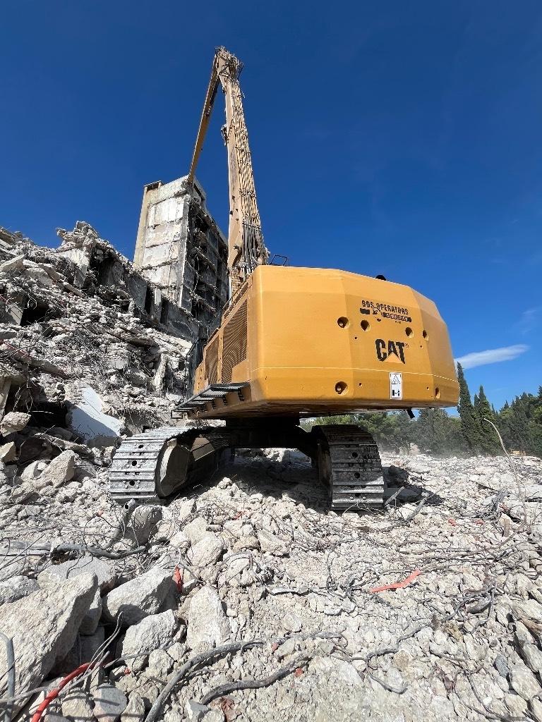 CAT 385 B UHD Demontāžas ekskavators