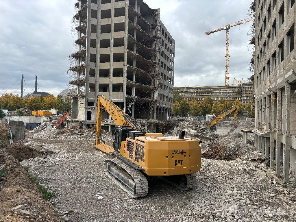 CAT 385 B UHD Demontāžas ekskavators