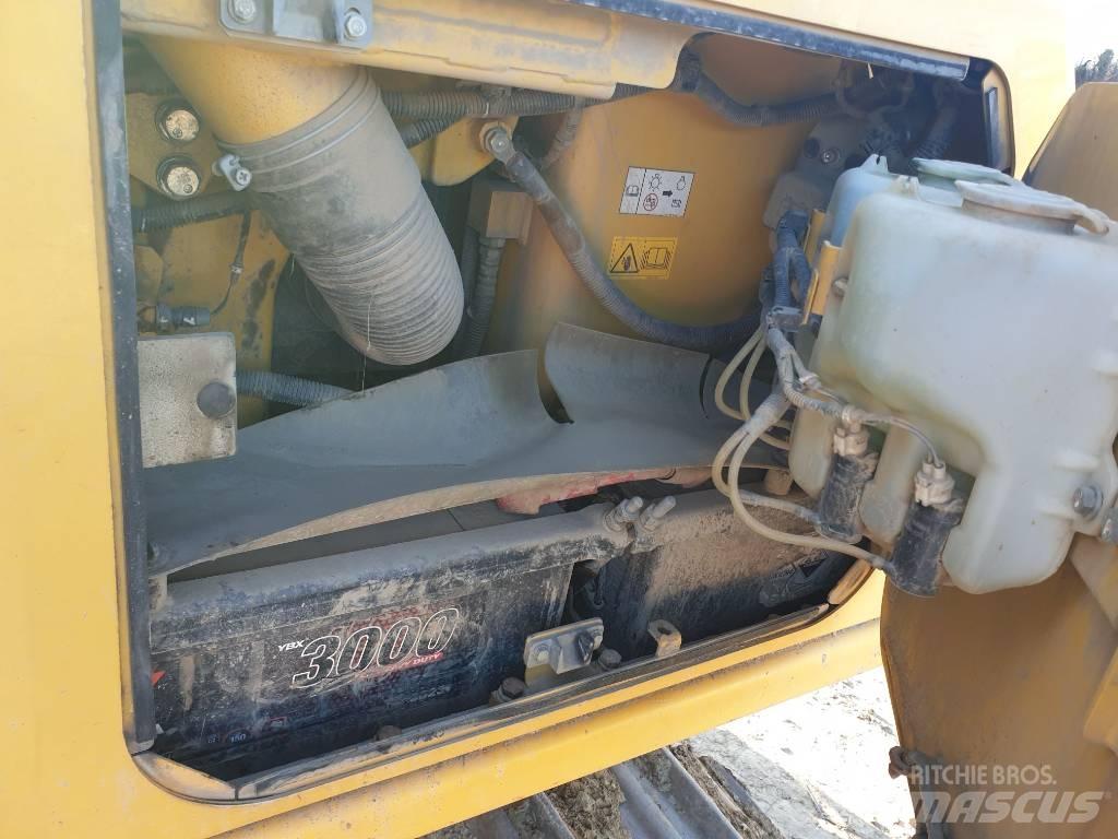 Komatsu D65PXi-18 Kāpurķēžu buldozeri