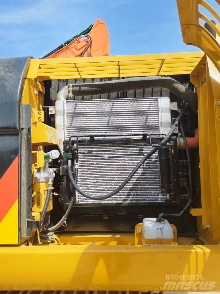 CAT 320 D 2 Vidēja lieluma ekskavatori 7 t - 12 t