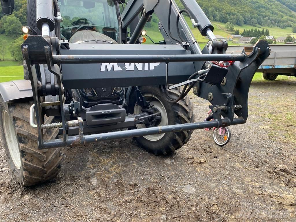 Valtra N134  HiTECH Traktori