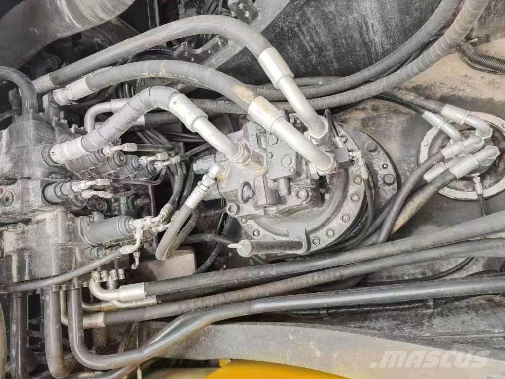 Volvo 240 Kāpurķēžu ekskavatori