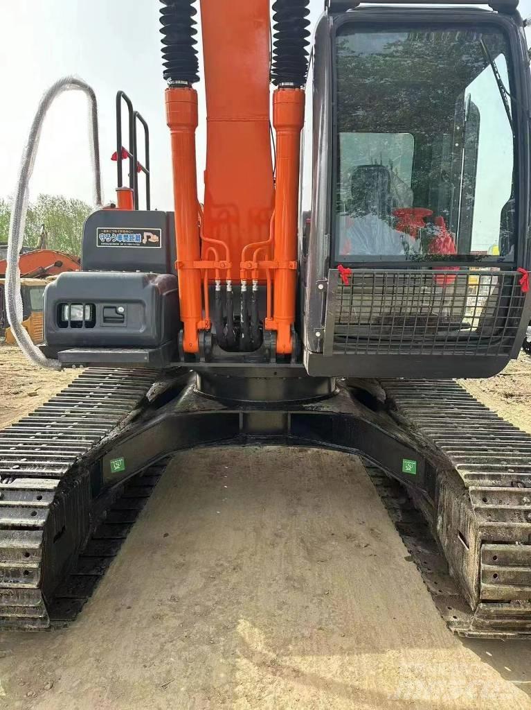Hitachi ZX 130 Kāpurķēžu ekskavatori