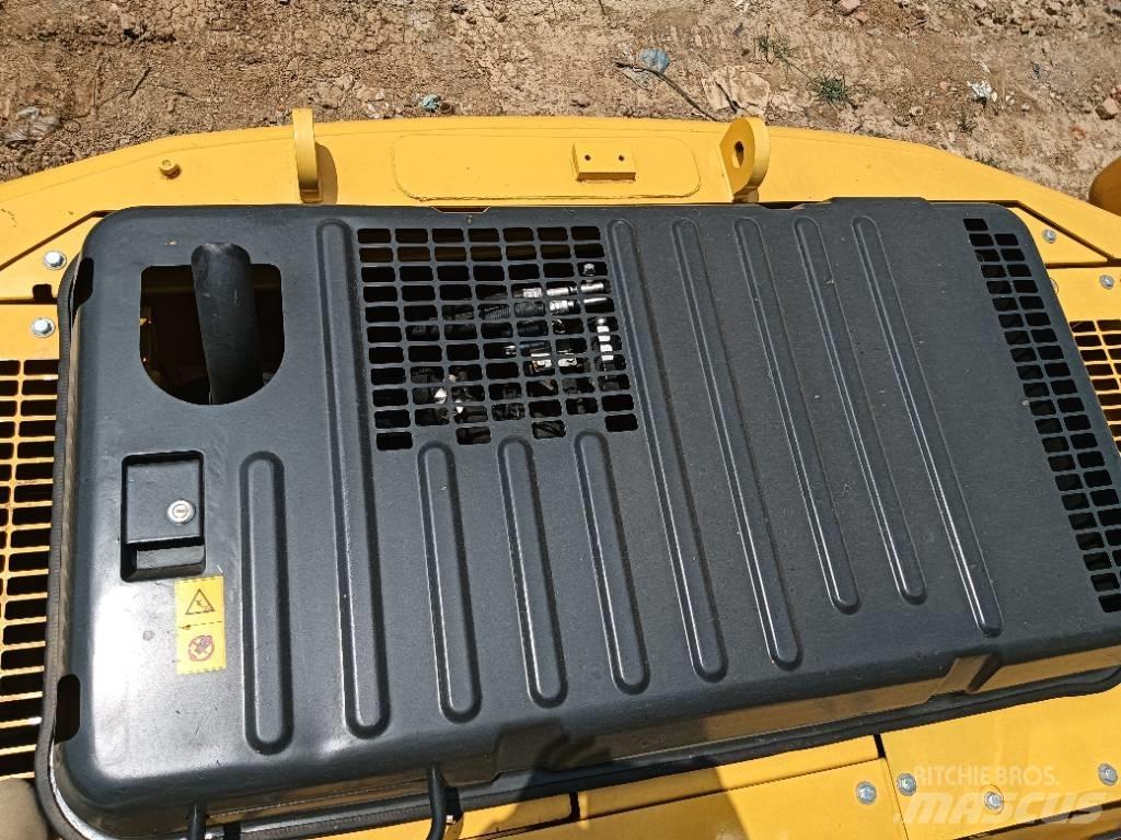 Komatsu PC 130 Vidēja lieluma ekskavatori 7 t - 12 t