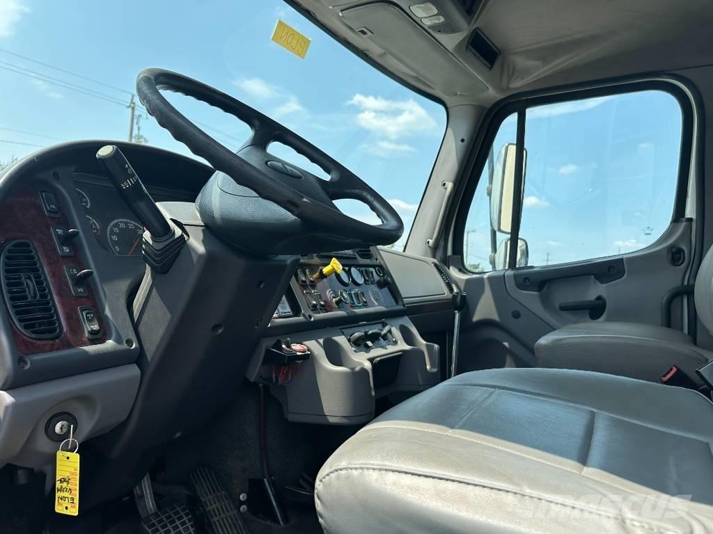 Freightliner M2 Atkritumu izvešanas transports