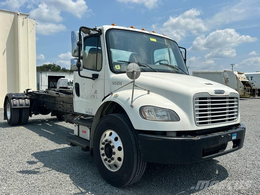 Freightliner M2 Atkritumu izvešanas transports