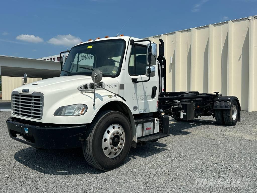 Freightliner M2 Atkritumu izvešanas transports