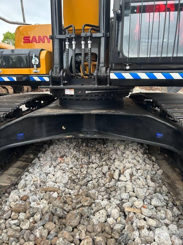 Sany SY 215 C Kāpurķēžu ekskavatori