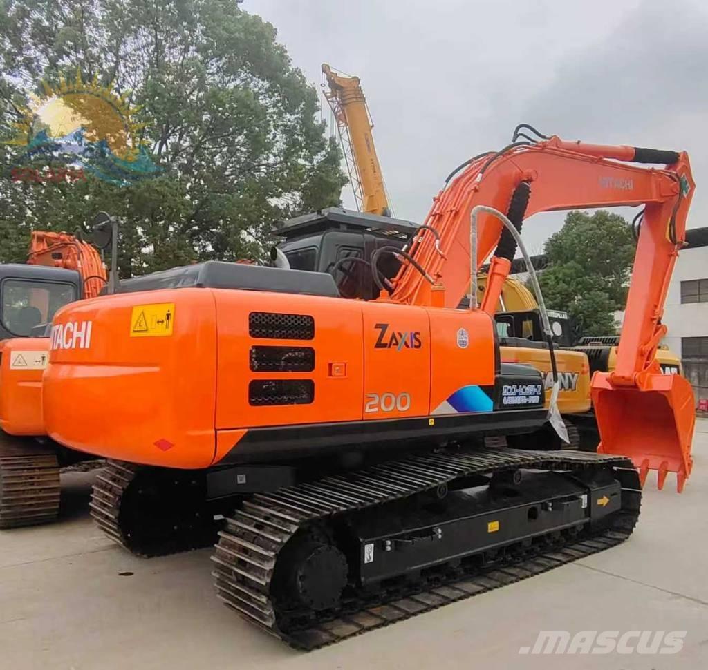 Hitachi ZX 200 Kāpurķēžu ekskavatori
