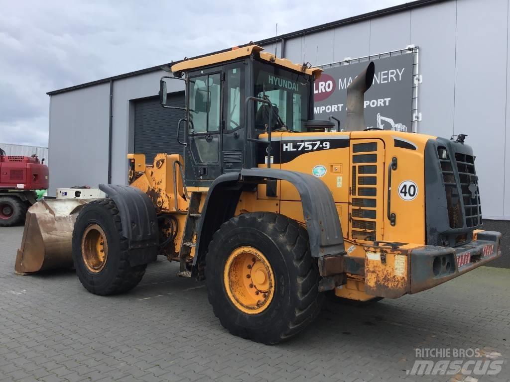 Hyundai HL 757-9 Iekrāvēji uz riteņiem