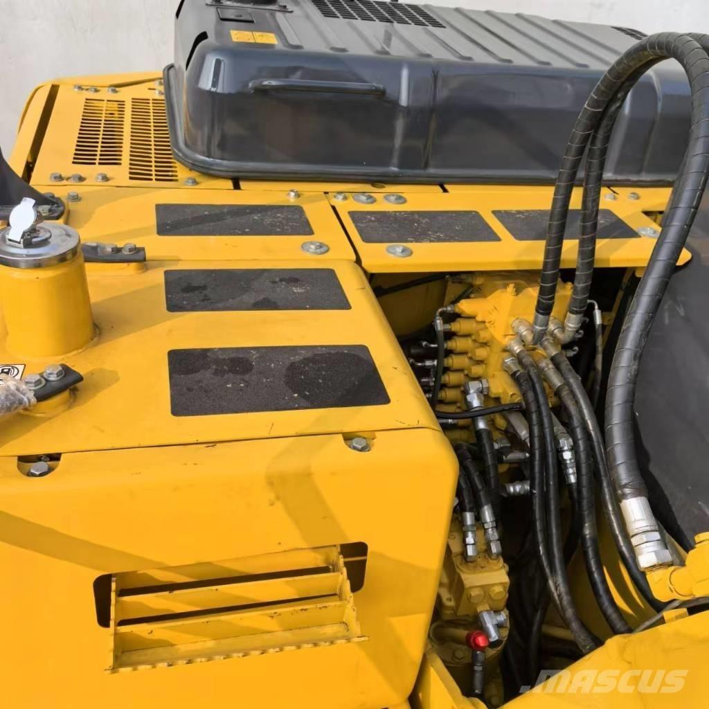 Komatsu PC 130 Vidēja lieluma ekskavatori 7 t - 12 t