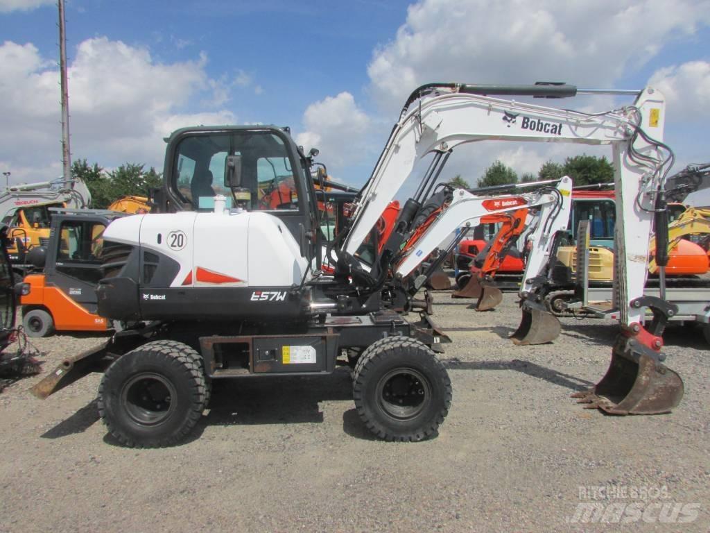 Bobcat E 57 W Ekskavatori uz riteņiem