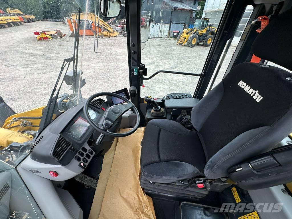 Komatsu WA 270-8 Iekrāvēji uz riteņiem