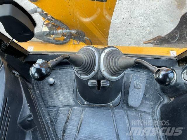 JCB 4 CX Ekskavatori-iekrāvēji