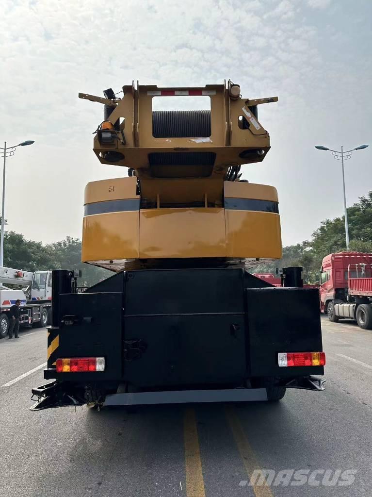 Sany STC1000T Visurgājēji celtņi