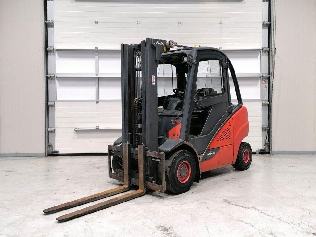 Linde H30D-02 Tehnika ar dīzeļa dzinēju