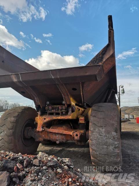 CAT 735 Artikulētie pašizgāzēji