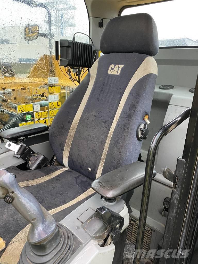 CAT 2020 Kāpurķēžu ekskavatori