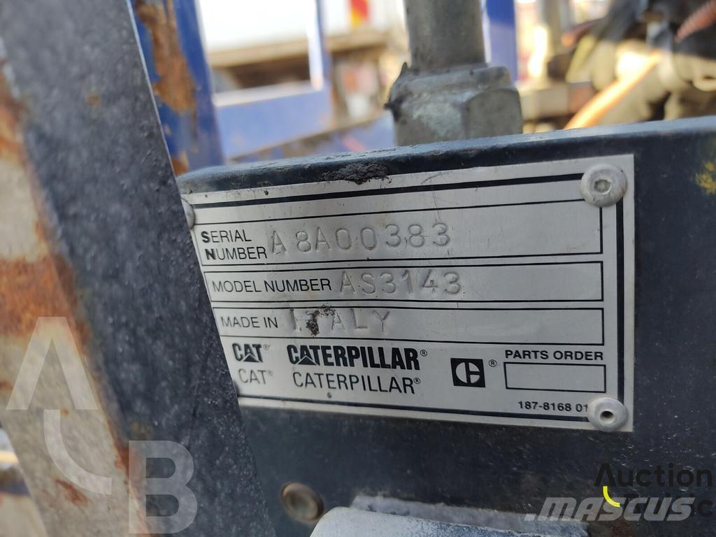 CAT AP 255 E Asfalta klājēji