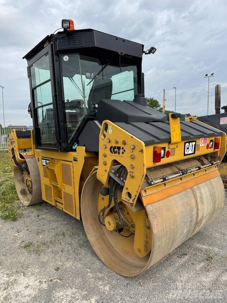 CAT CD 54 B Divvalču grunts veltņi