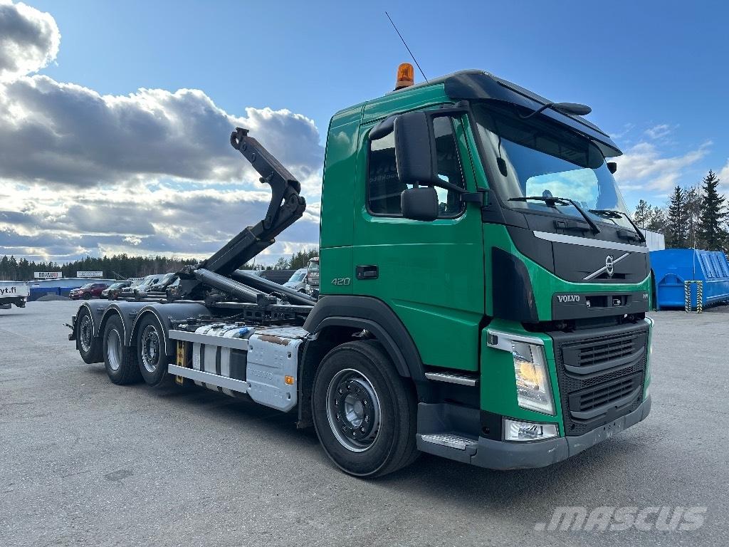 Volvo FM 420 8x2/4 Treileri ar āķi