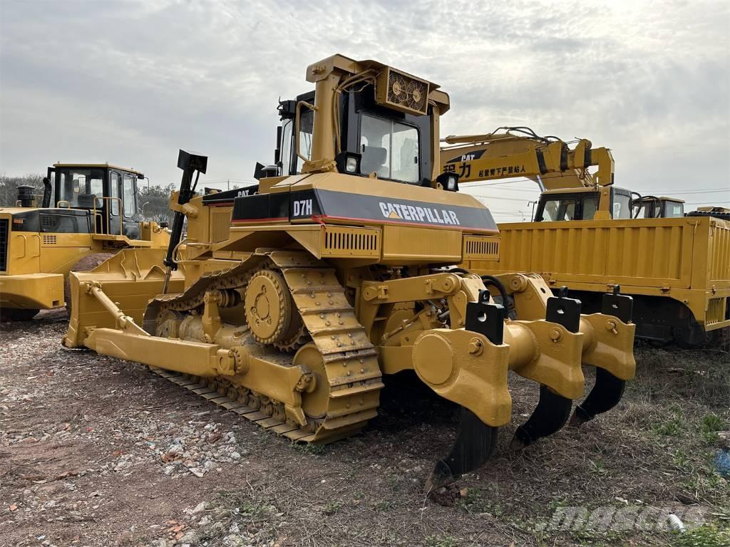 CAT D 7 H Kāpurķēžu buldozeri
