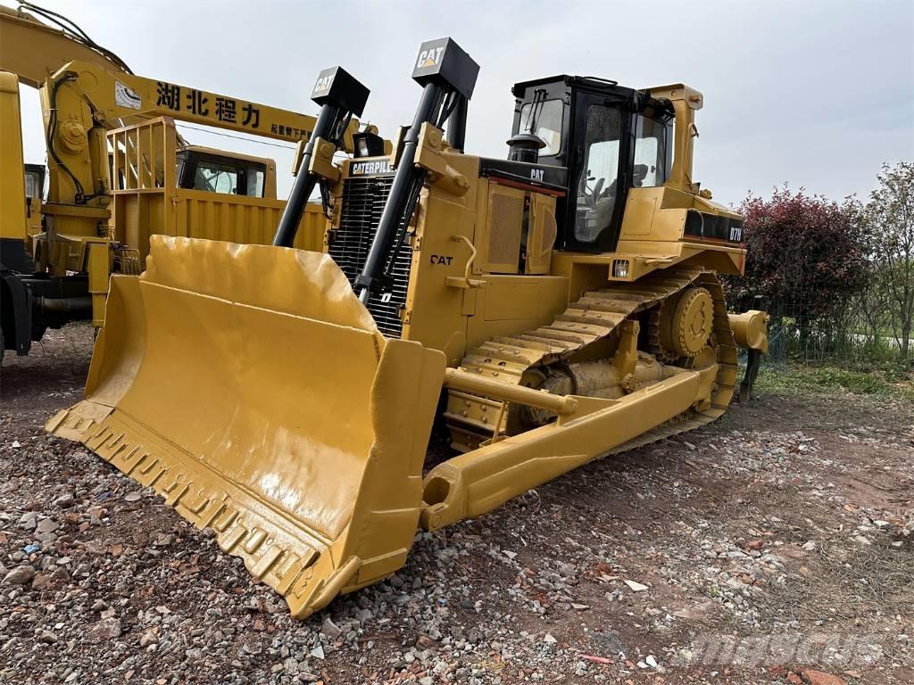 CAT D 7 H Kāpurķēžu buldozeri