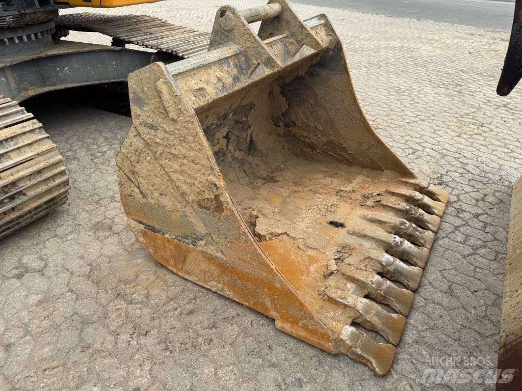 Liebherr R 926 LC Kāpurķēžu ekskavatori