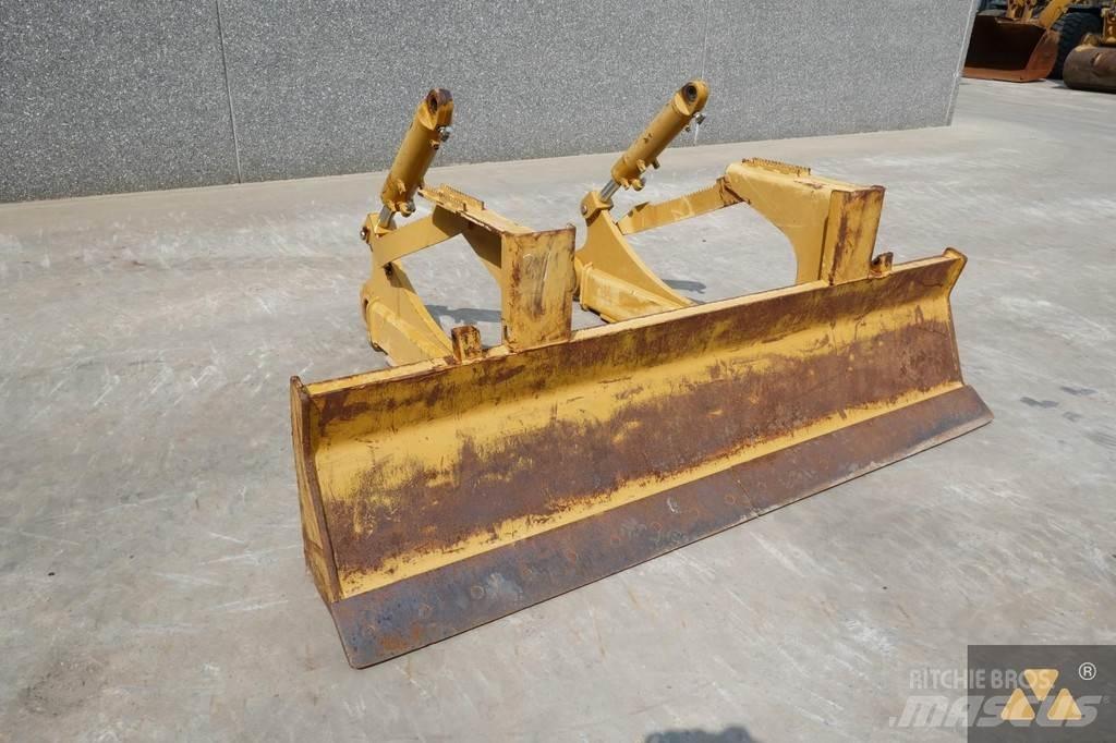 CAT Skidder blade Naži