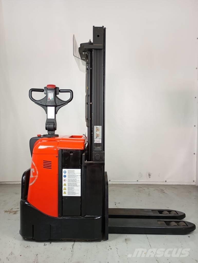 BT SPE 125 Pašgājēji krautnētāji