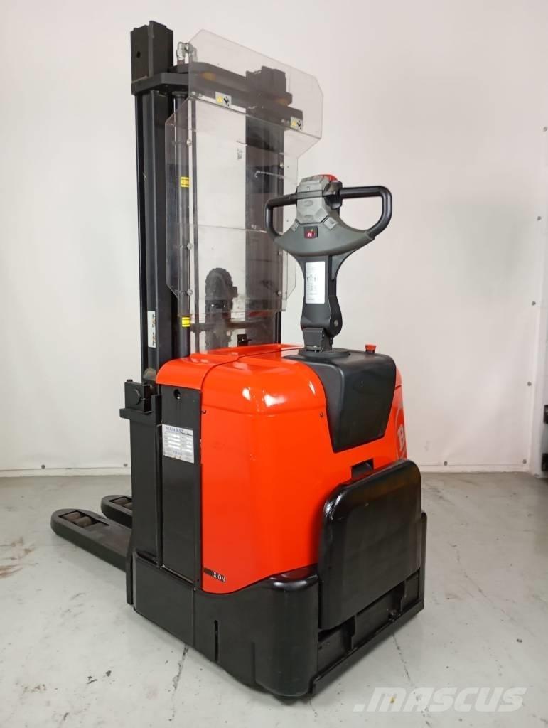 BT SPE 125 Pašgājēji krautnētāji