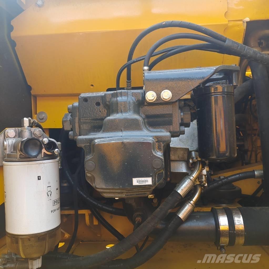 Komatsu PC200-8 Kāpurķēžu ekskavatori