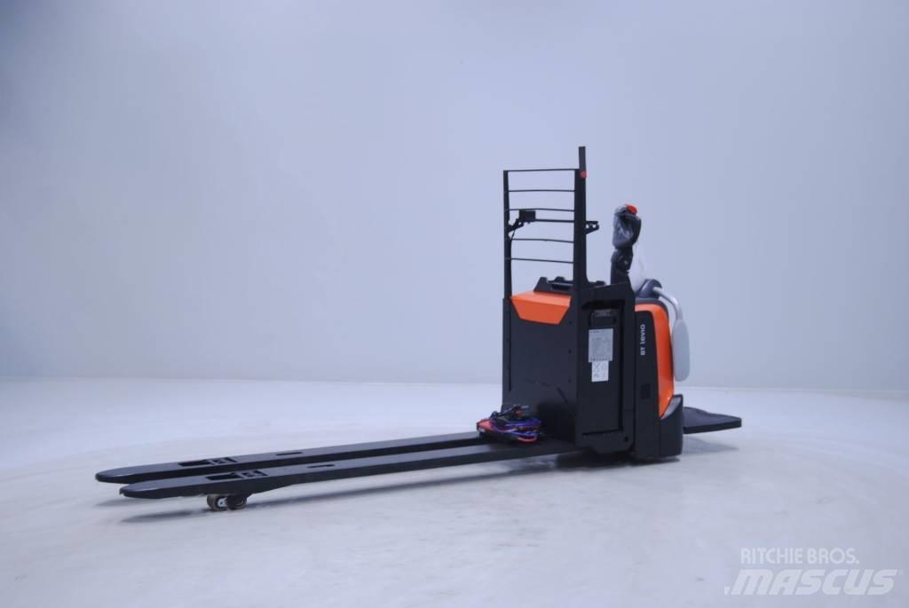Toyota LPE250 Hidrauliskās stalažas ar platformu