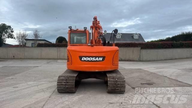 Doosan DX 140 Kāpurķēžu ekskavatori