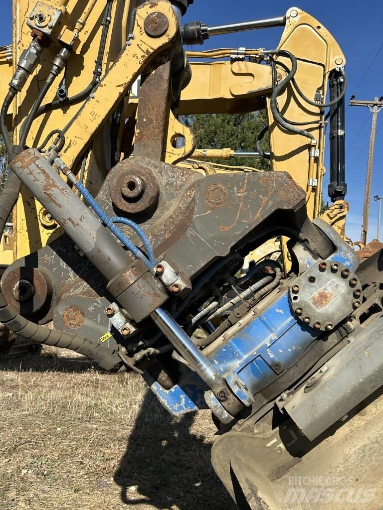 CAT 323 EL Kāpurķēžu ekskavatori
