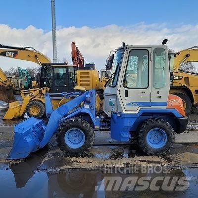 Hitachi LX 20-7 Iekrāvēji uz riteņiem