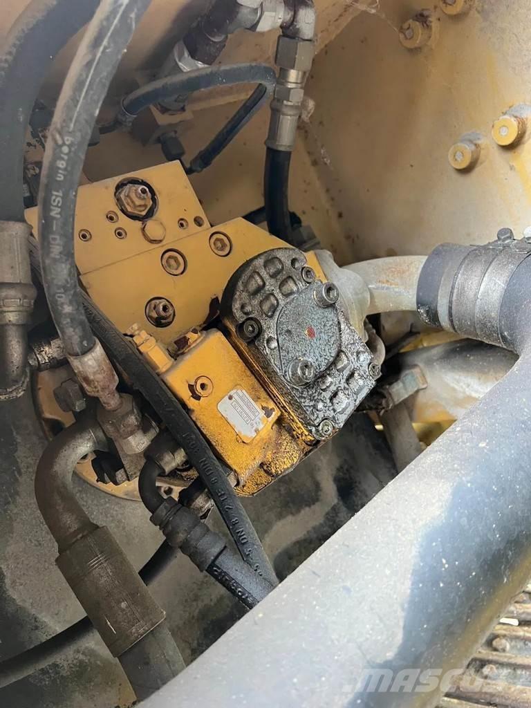 CAT 211B Kāpurķēžu ekskavatori