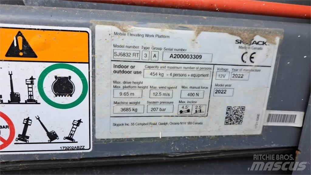 SkyJack 6832RT Šķerveida pacēlāji