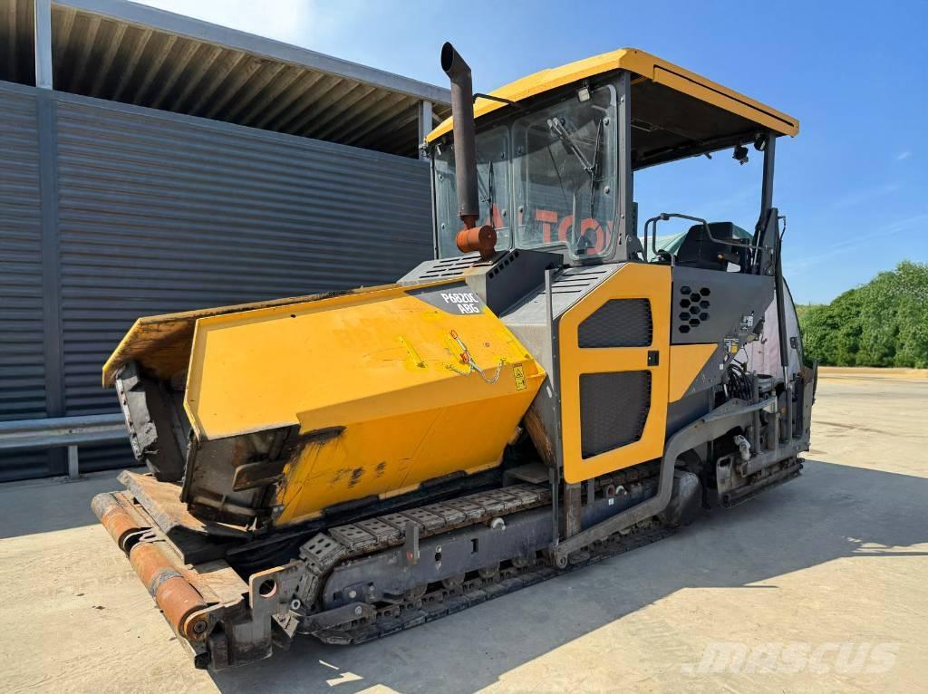 Volvo P 6820C Asfalta klājēji