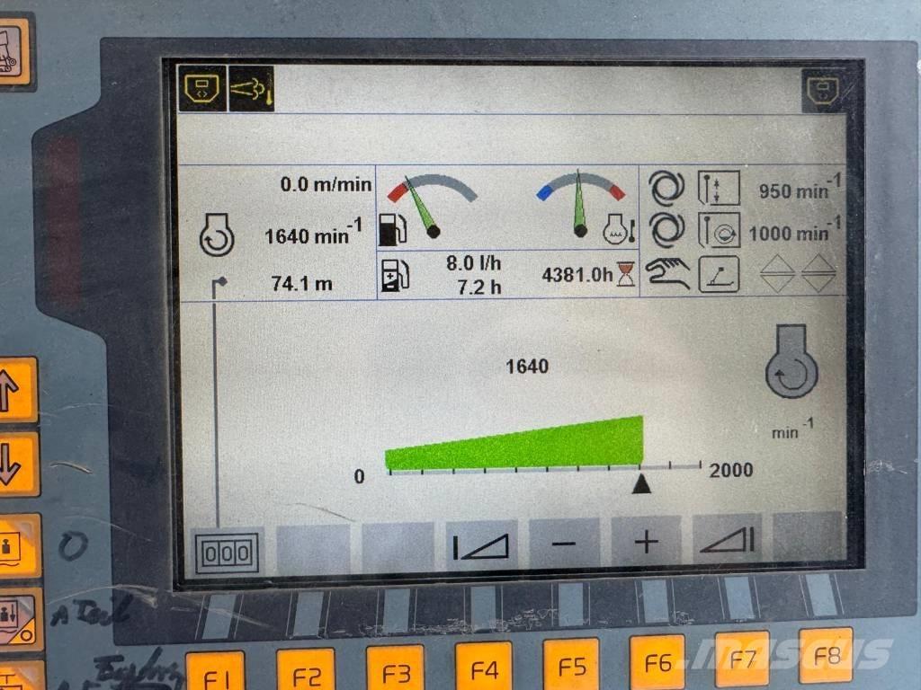 Volvo P 6820C Asfalta klājēji