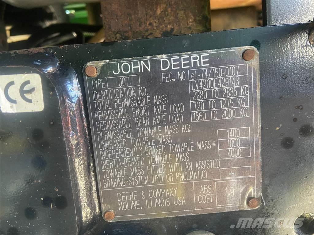 John Deere 4200 Kompaktie traktori