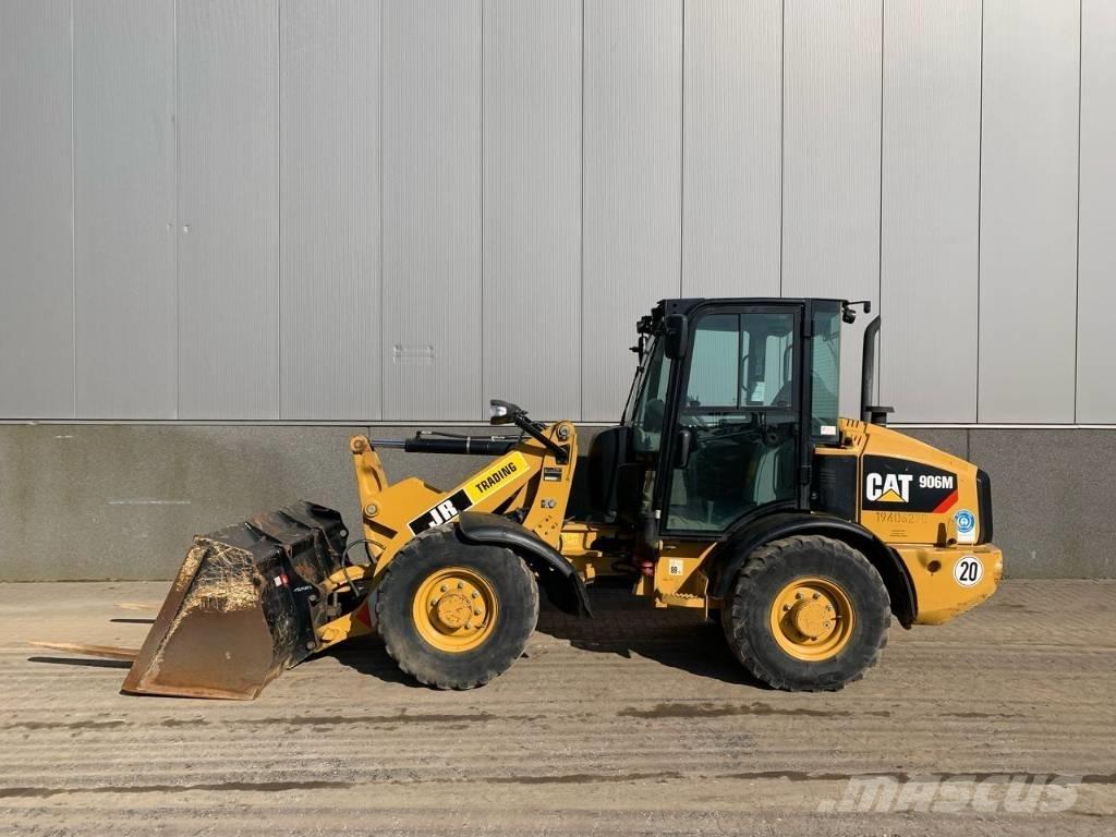 CAT 906 Iekrāvēji uz riteņiem