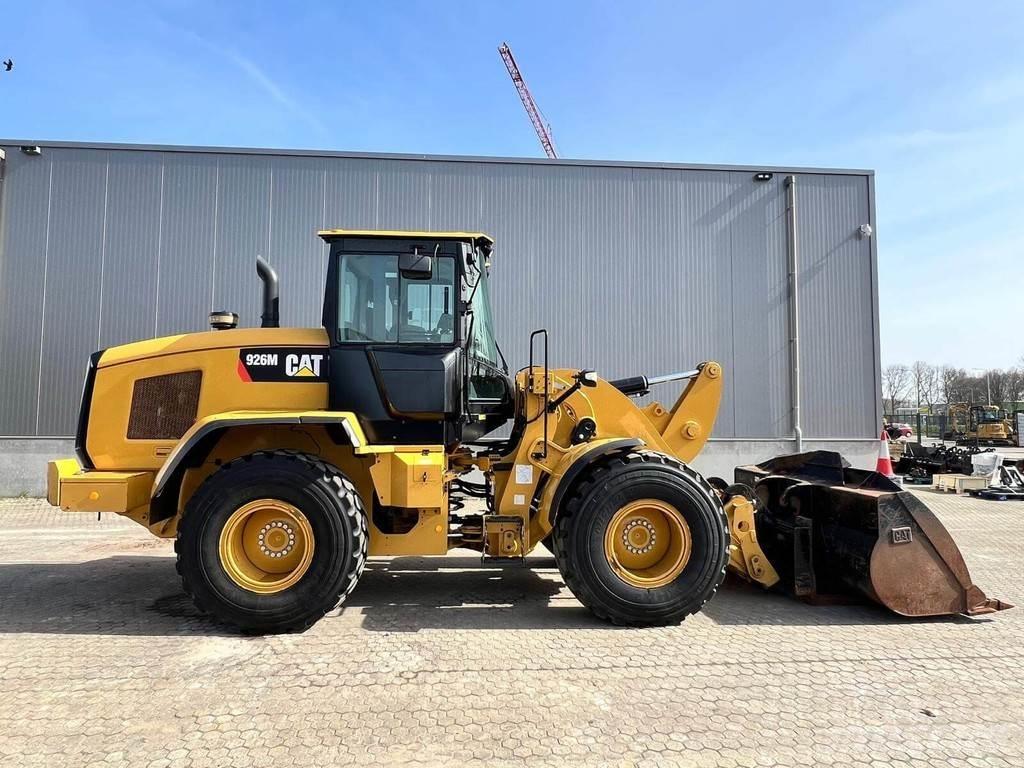 CAT 926M Iekrāvēji uz riteņiem