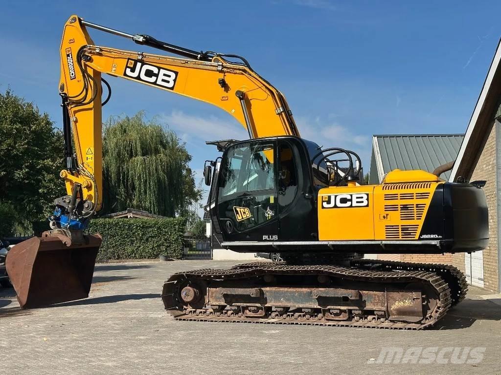 JCB JS220LC plus Kāpurķēžu ekskavatori