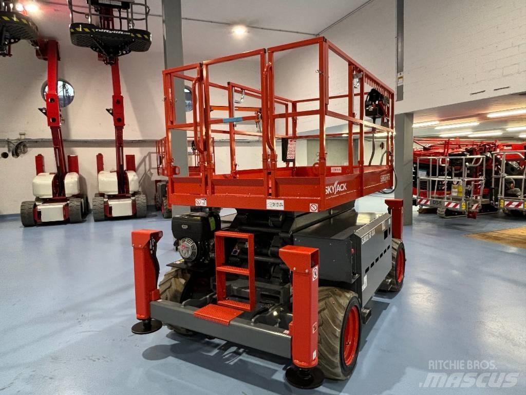 SkyJack SJ 6832 RTE Šķerveida pacēlāji