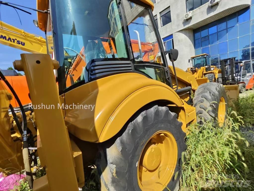 JCB 4 CX Ekskavatori-iekrāvēji
