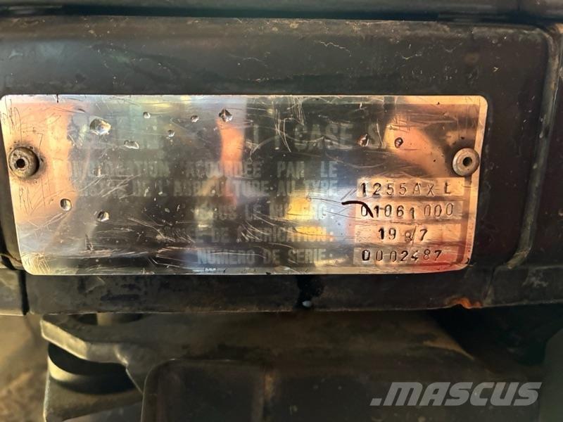 Case IH 1255 Traktori