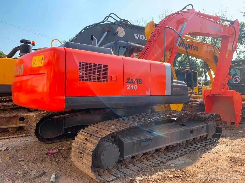Hitachi Zaxis 240 Kāpurķēžu ekskavatori
